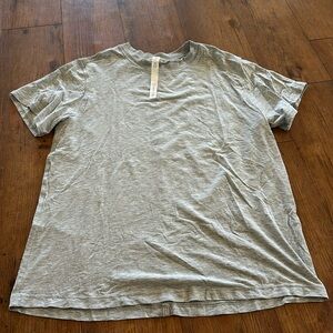 Lululemon t-shirt grey size 2